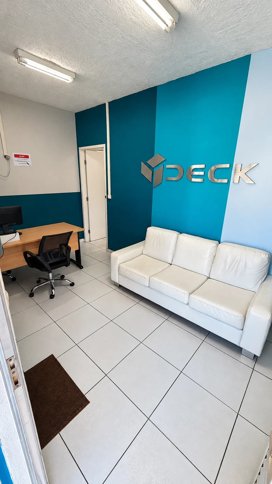 Recepção da sede da Deck Construtora
